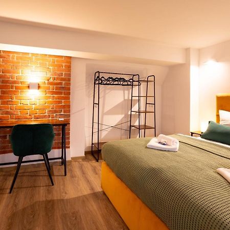Soulscape Apartments Loft Zwickau Citycenter Mit Tg-Stellplatz, Magenta-Tv Und Klima Luaran gambar