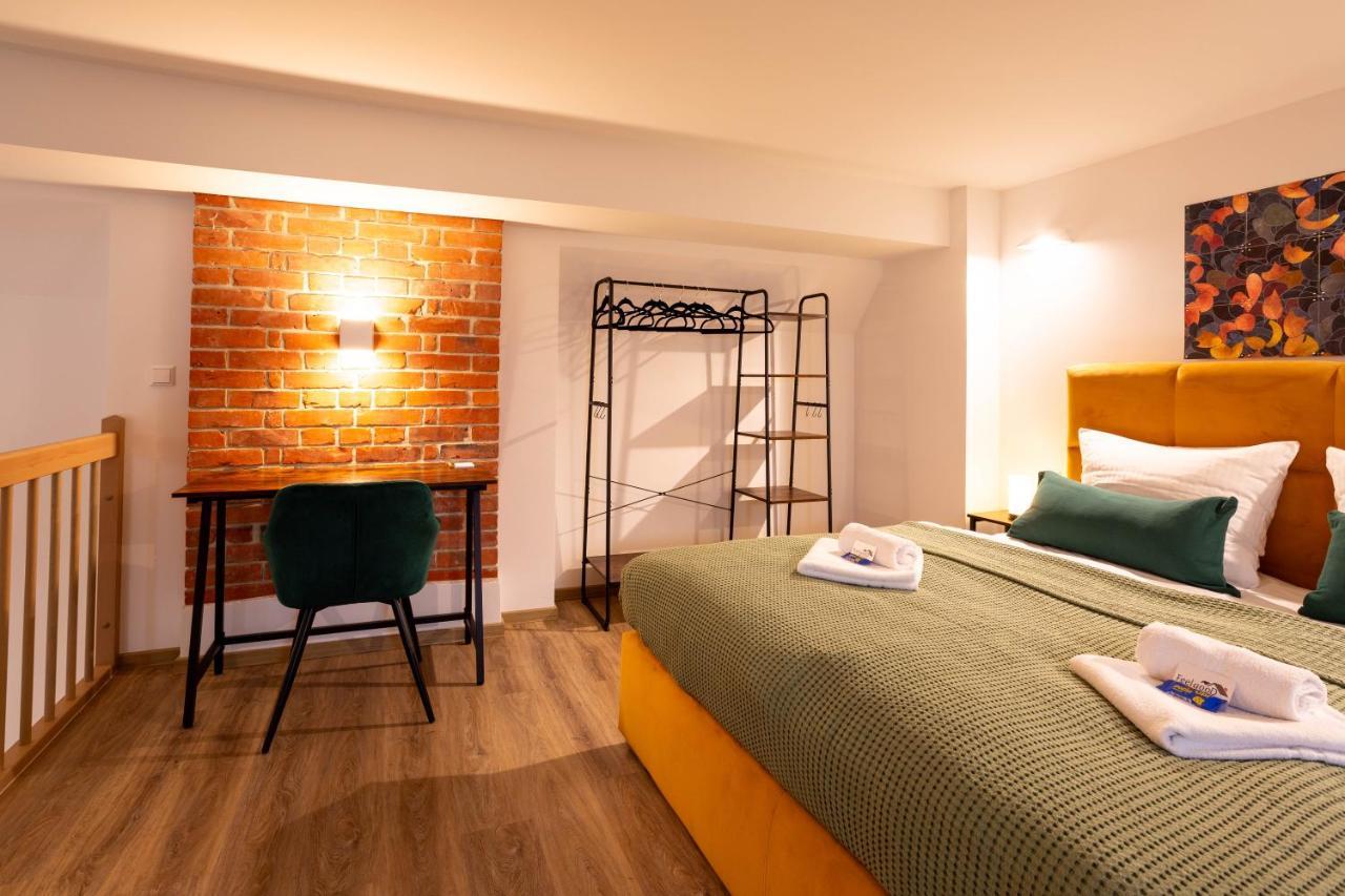 Soulscape Apartments Loft Zwickau Citycenter Mit Tg-Stellplatz, Magenta-Tv Und Klima Luaran gambar