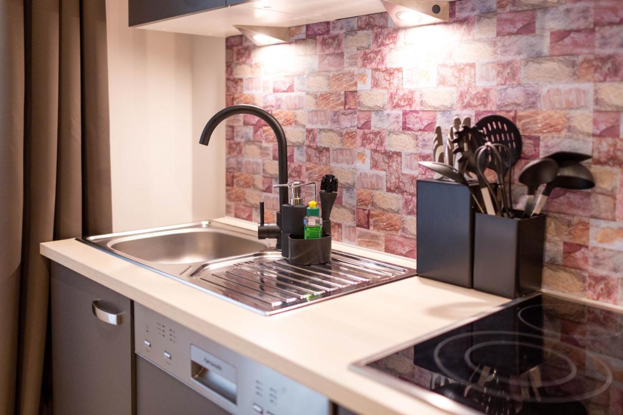 Soulscape Apartments Loft Zwickau Citycenter Mit Tg-Stellplatz, Magenta-Tv Und Klima Luaran gambar