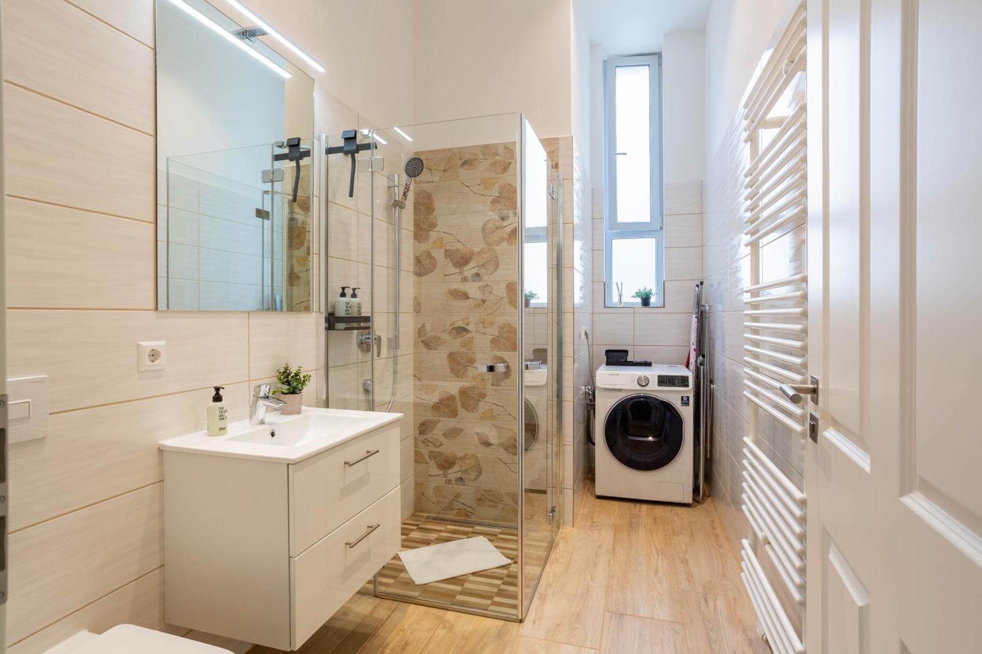 Soulscape Apartments Loft Zwickau Citycenter Mit Tg-Stellplatz, Magenta-Tv Und Klima Luaran gambar